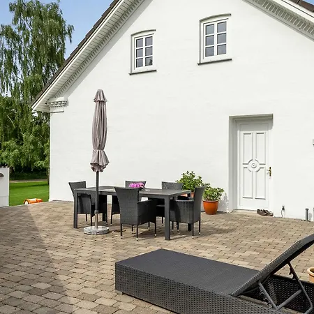 Villa Spacious House With For Relaxation And Play Brenderup