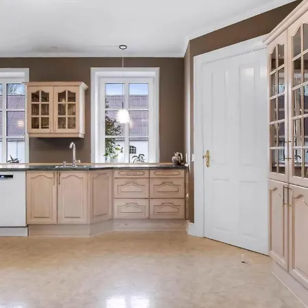 Spacious House With For Relaxation And Play Villa