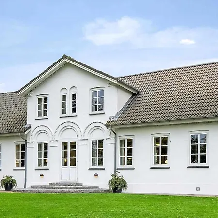 Villa Spacious House With For Relaxation And Play Brenderup